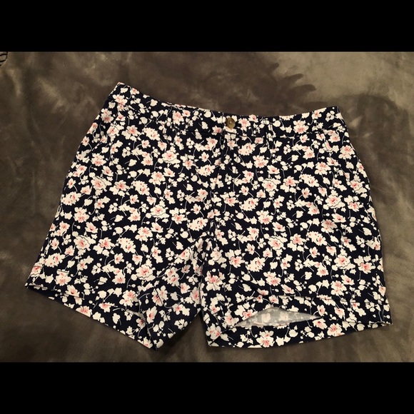 FAUED GLORY women floral Shorts size 8 - Picture 3 of 3